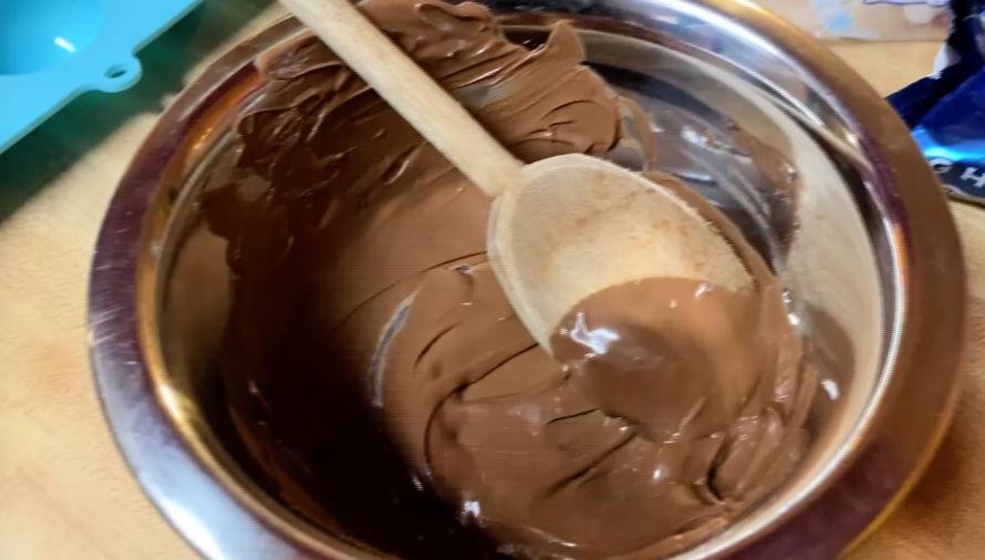 How to: Hot Chocolate Bombs! #craftychica #hotchocolatebombs