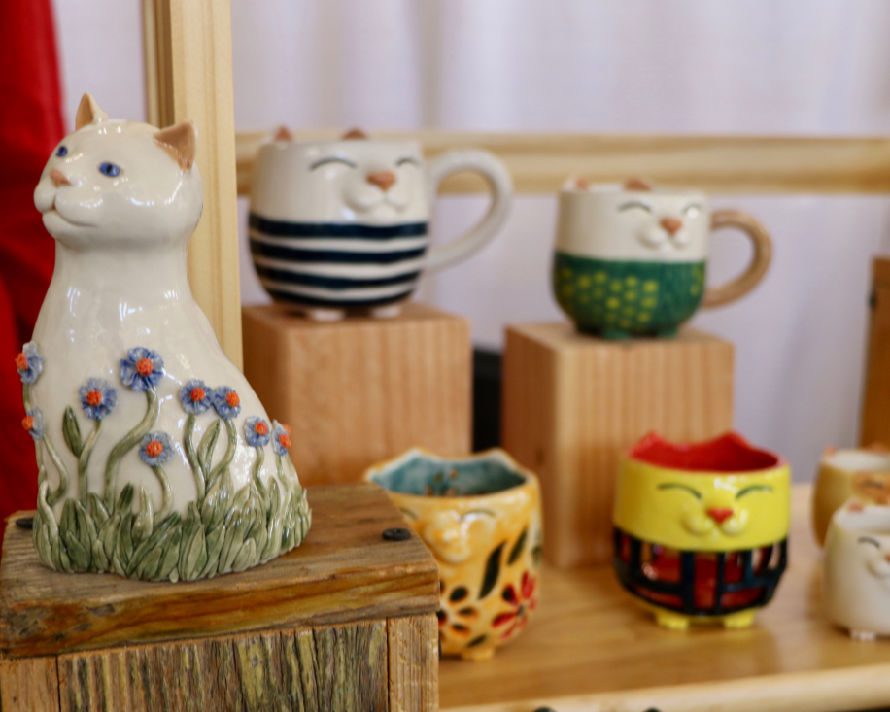 Happy Kitty Ceramics - 10 CatCon Creators #craftychica #catcon #catcrafts #catmakers