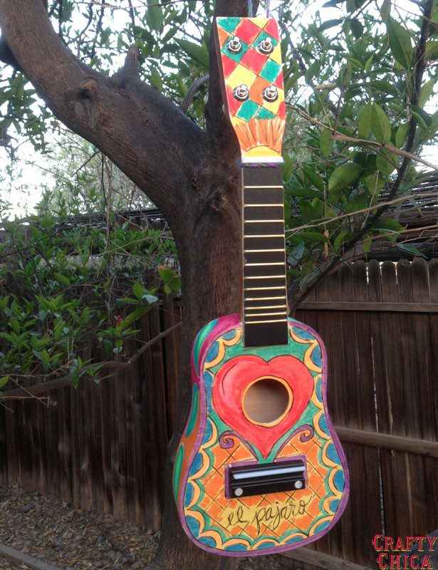 ukulele birdhouse