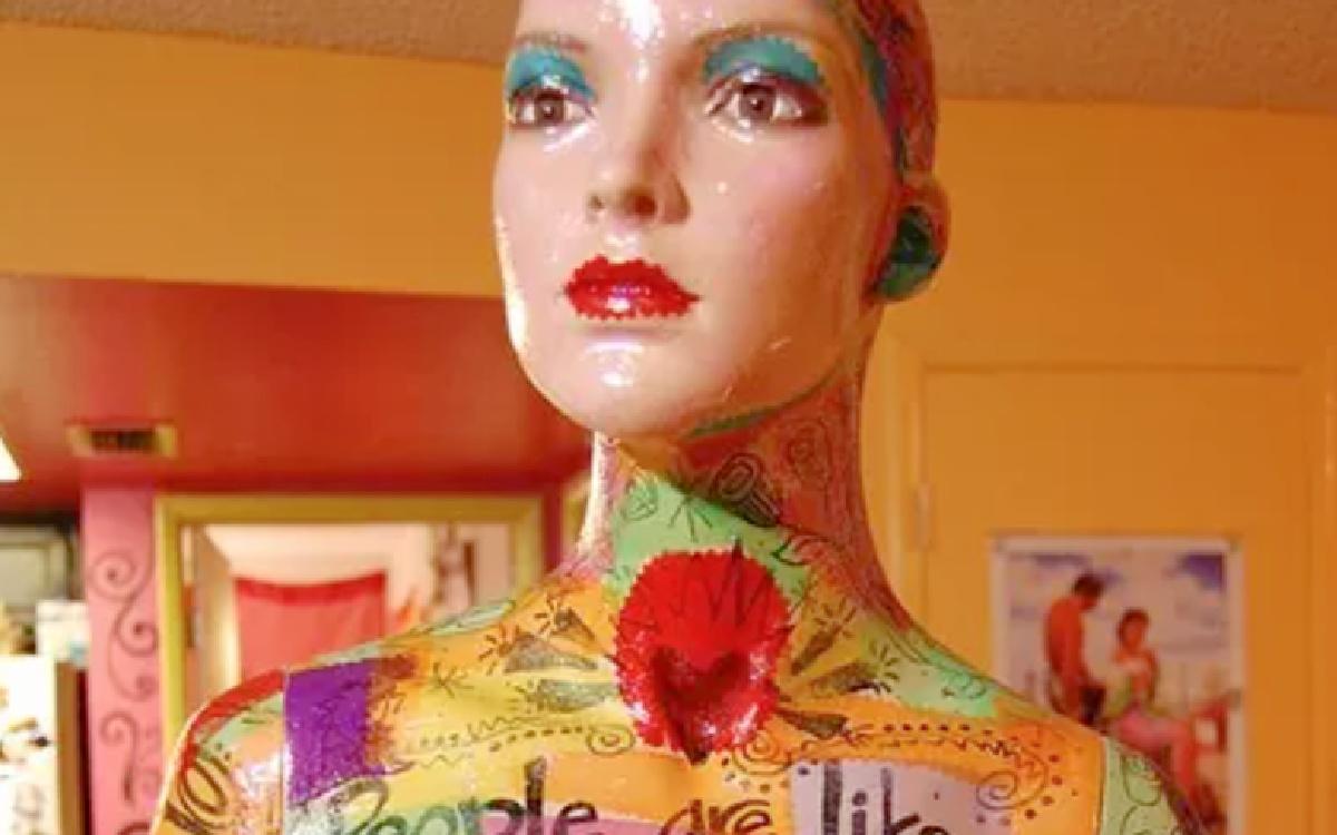 how to paint a mannequin