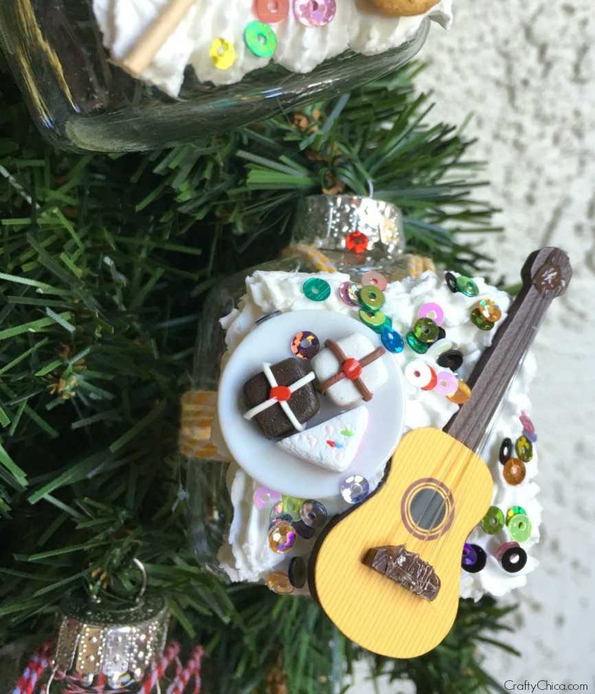 frosted-ornament-guitar