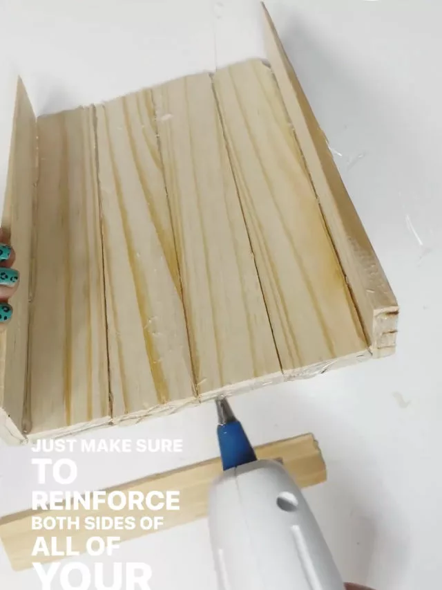 How to make a nicho from wood shims.