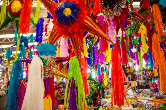 piñatas in mexico