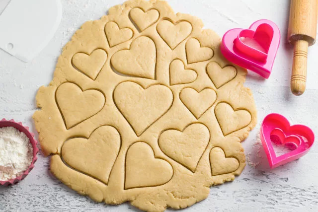 How to make heart-shaped cookies without a cookie cutter