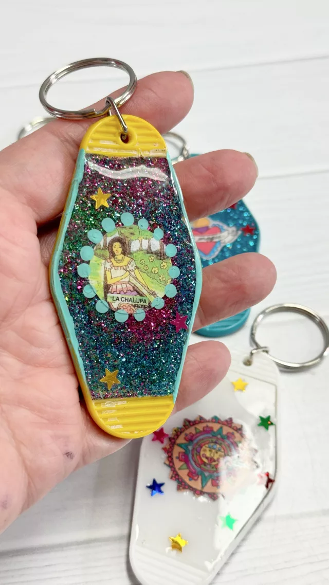 how to make uv resin keychains