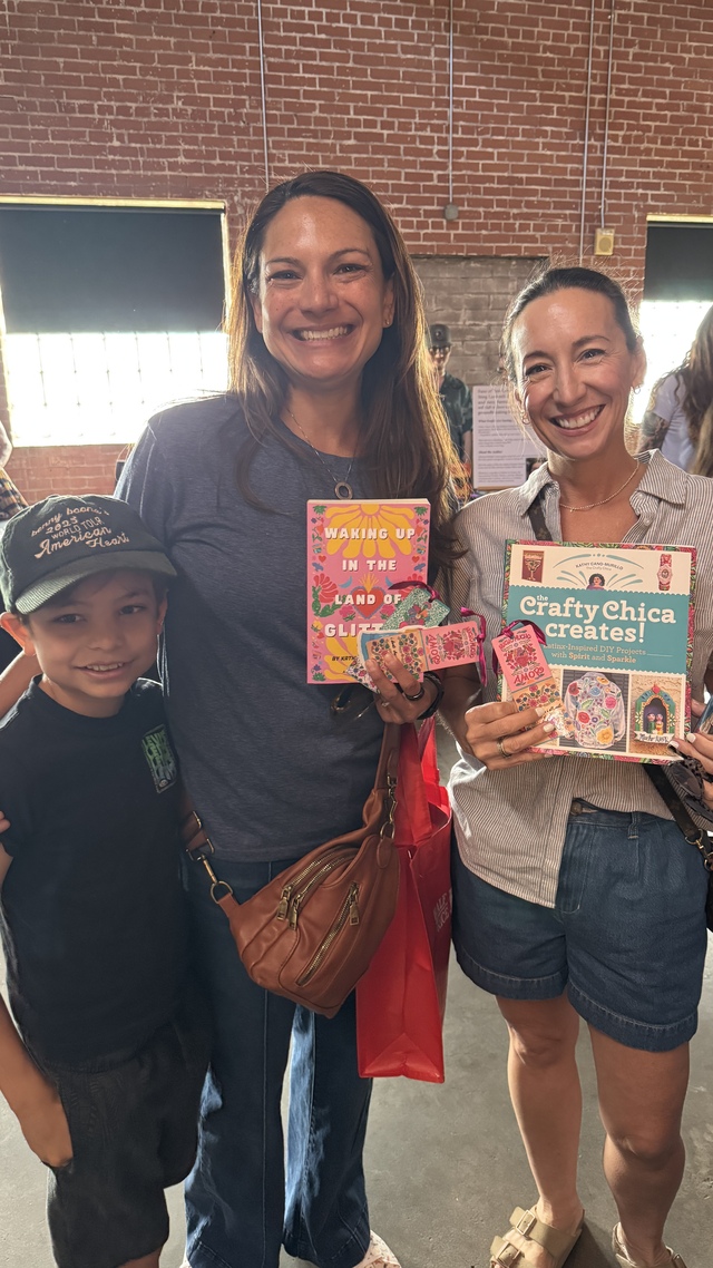 Book shoppers at the Arizona Author Festival. Waking up in the Land of Glitter by Kathy Cano-Murillo, Latina author, Arizona author.