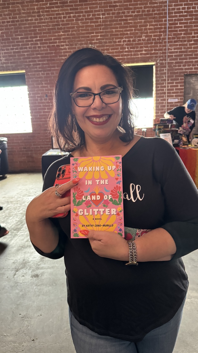 Book shoppers at the Arizona Author Festival. Waking up in the Land of Glitter by Kathy Cano-Murillo, Latina author, Arizona author.